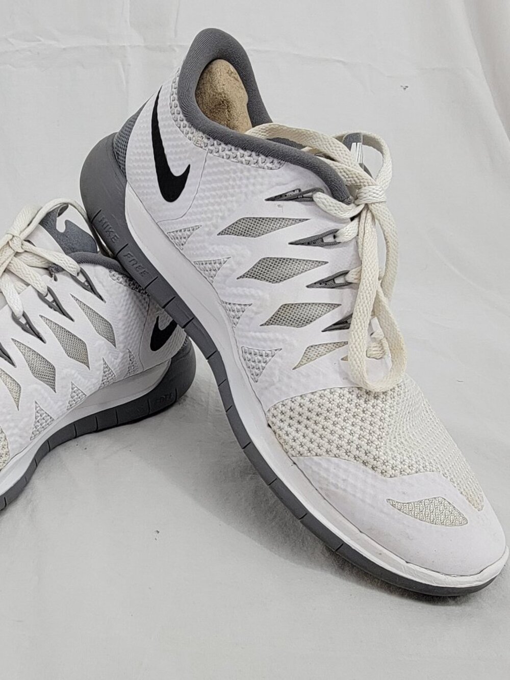 Nike Free 5.0 Training Running Sneaker Athletic Shoe White Gray Black Women's 9